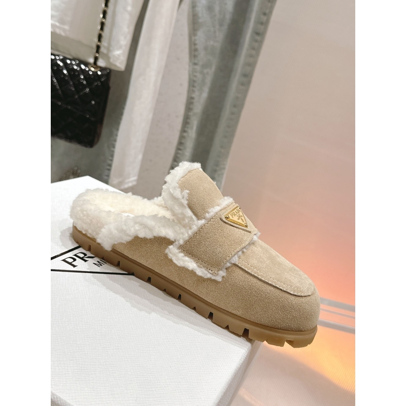 Pra*a slippers